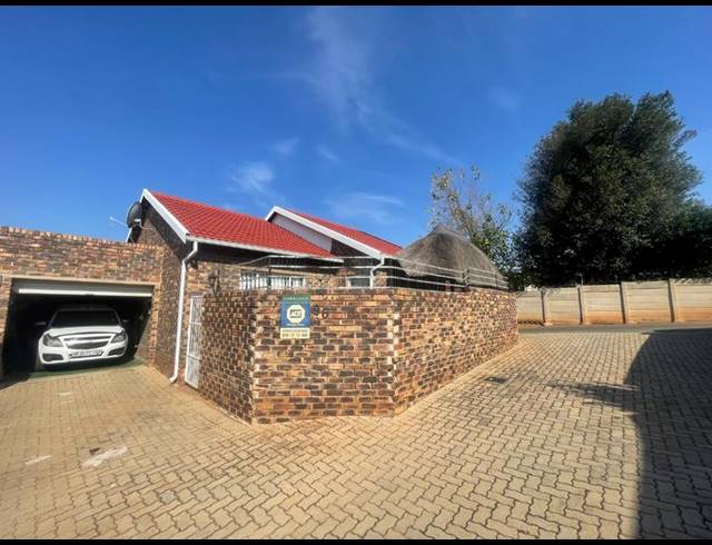 2 BEDROOM PROPERTY TO RENT IN NOORDHEUWEL